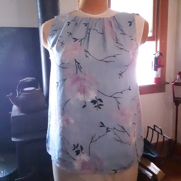 Luca Vanucci Powder Blue And Pink Print 100% Linen Sleeveless Top - Picture 1 of 7